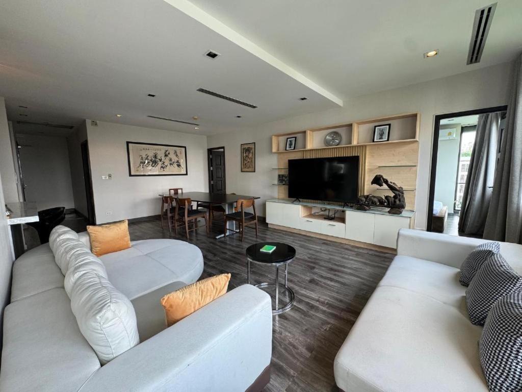 W8 Condo, Floor Luxe 3 Bedroom Penthouse, Hip Area, 5 Mins From Thonglo Bts Station * Bangkok