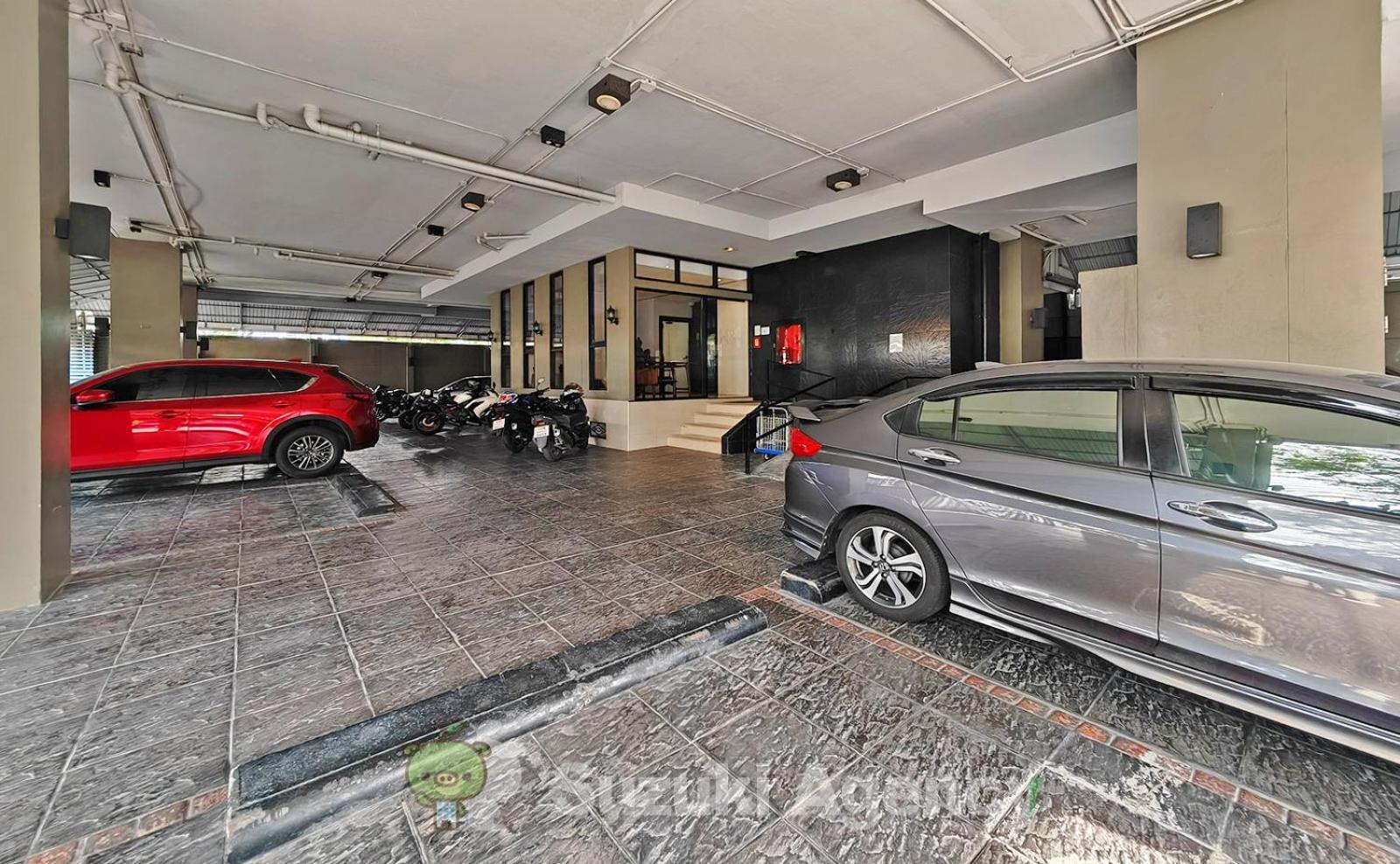 W8 Condo, Top Floor Luxe 3 Bedroom Penthouse, Hip Central Bangkok Area, 5 Mins From Thonglo Bts Station Apartment *