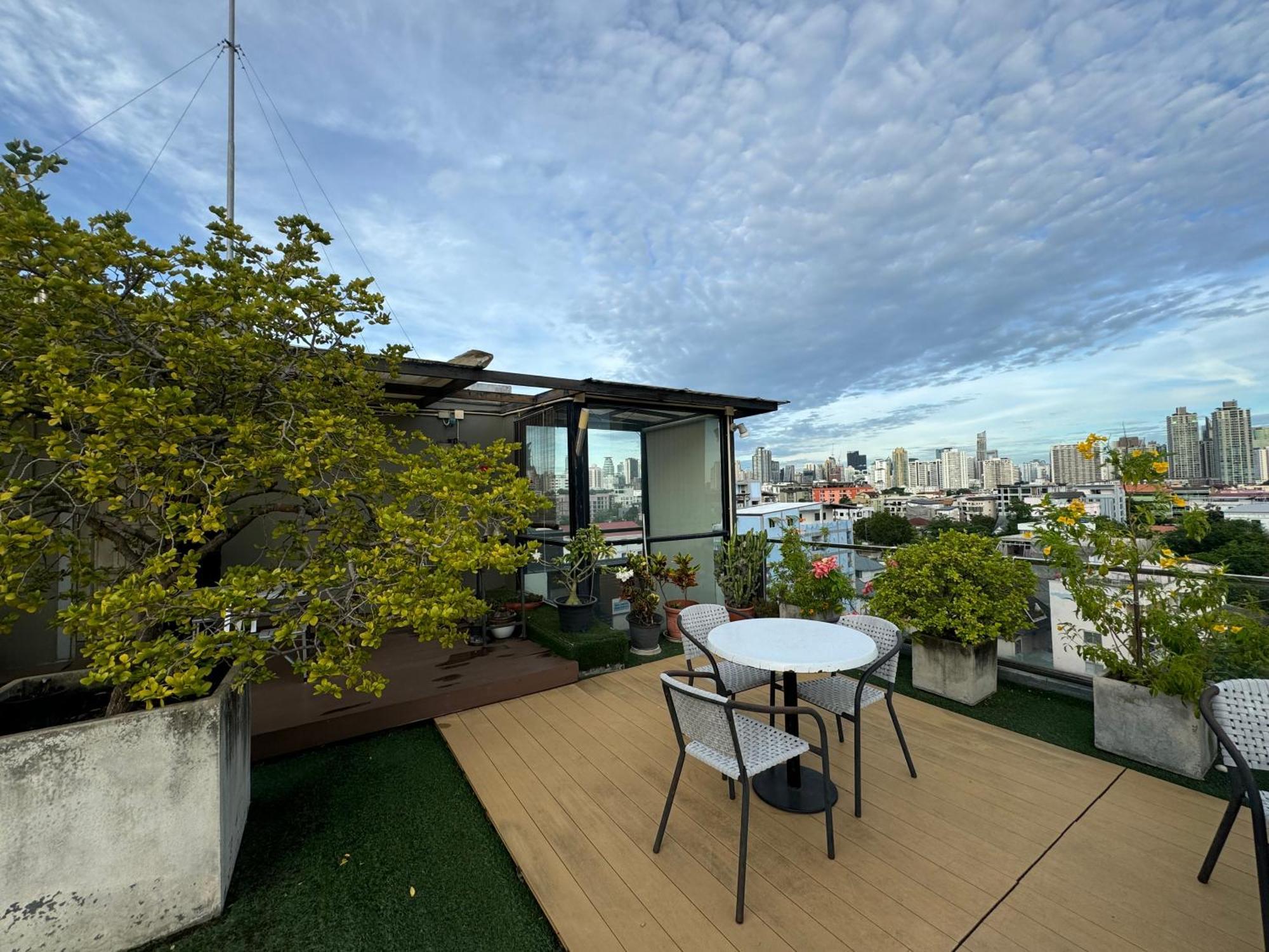 Apartment W8 Condo, Top Floor Luxe 3 Bedroom Penthouse, Hip Central Bangkok Area, 5 Mins From Thonglo Bts Station