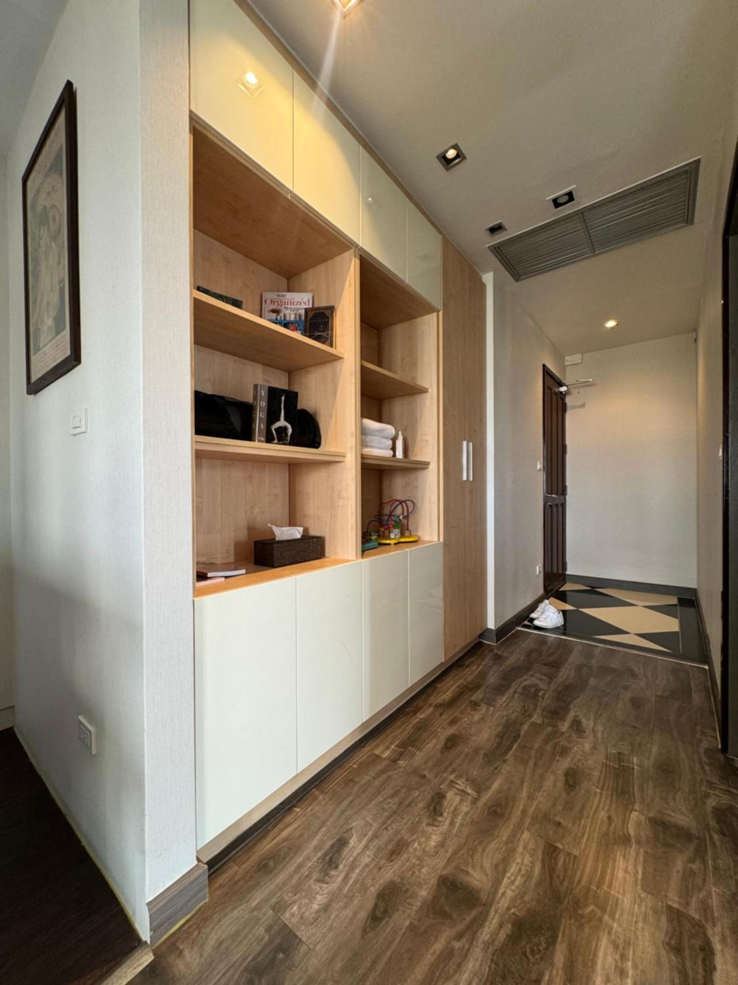 W8 Condo, Top Floor Luxe 3 Bedroom Penthouse, Hip Central Bangkok Area, 5 Mins From Thonglo Bts Station Bangkok
